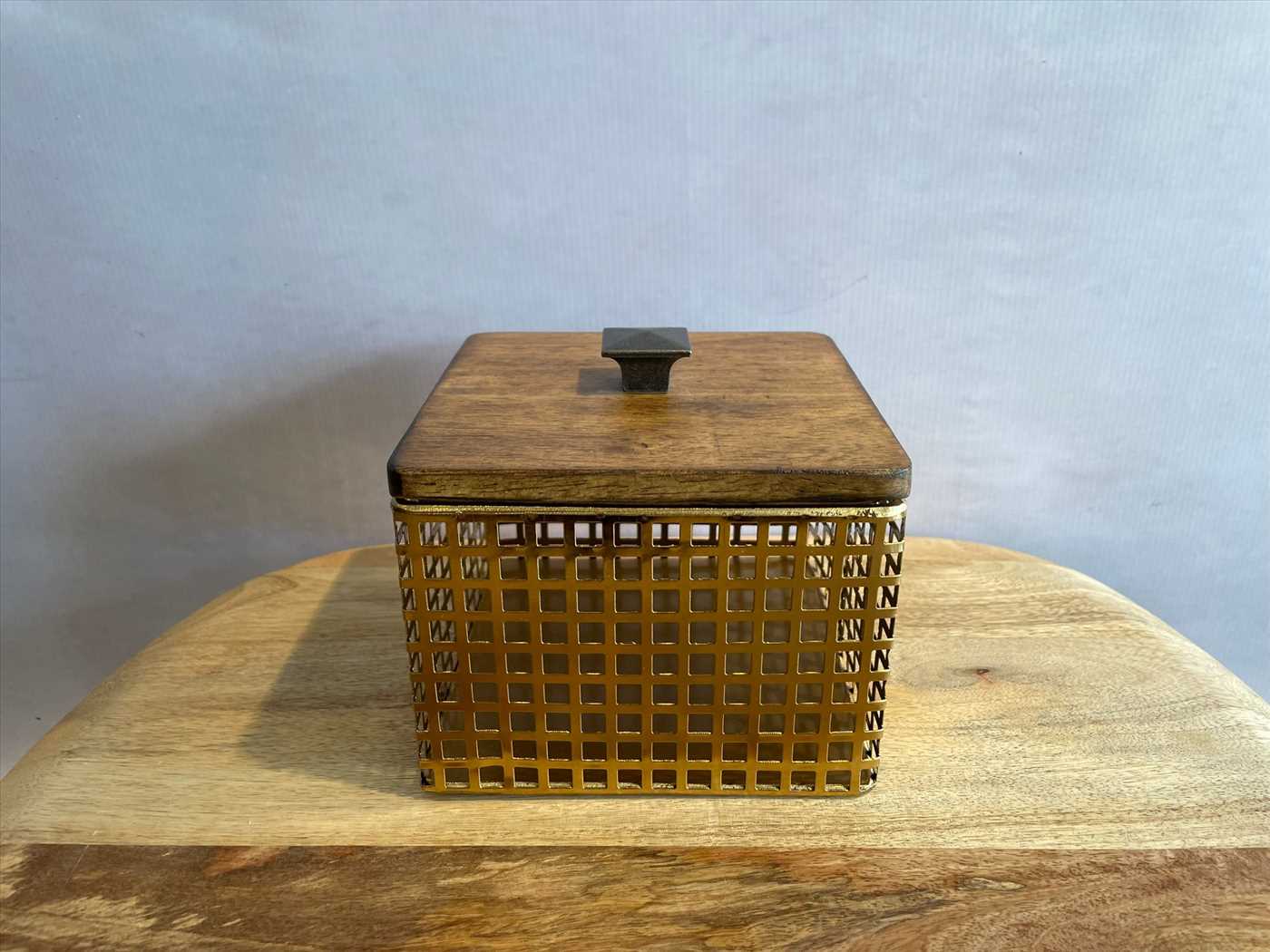 קופסת ריבוע דקורטיבית